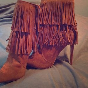 *NEW* Tan fringe mid ankle heel boots! Sz 10